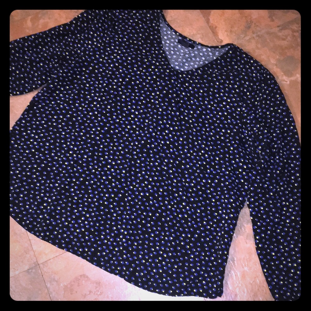 XXL Gap V neck shirt